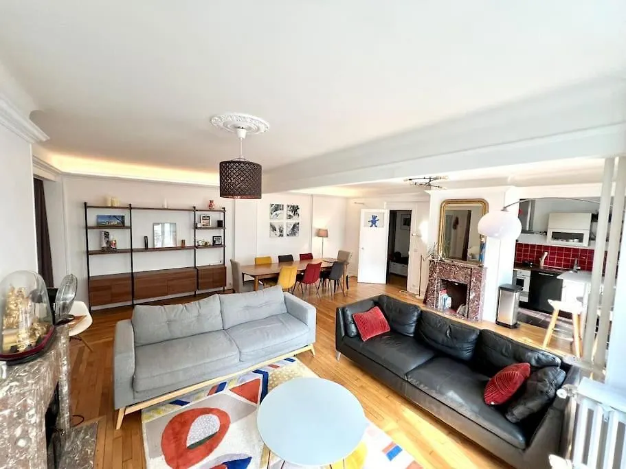 Appartement Grand Dans 8 Couchages Paris